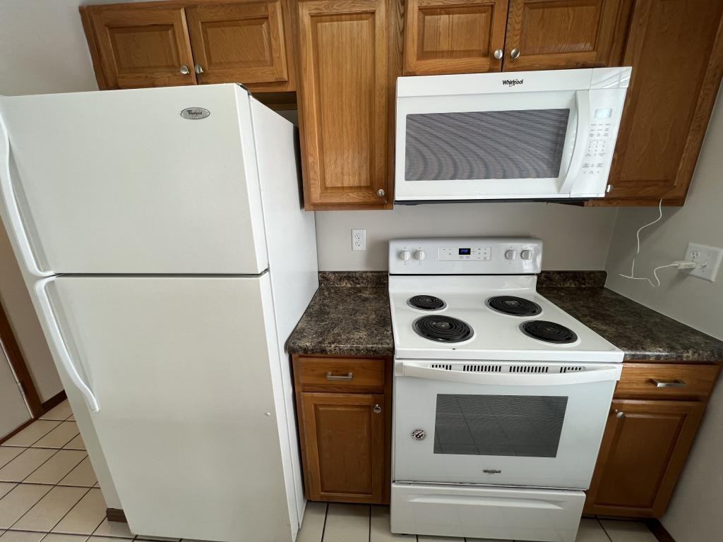 2210 18th Ave Se - Photo 5 of 22