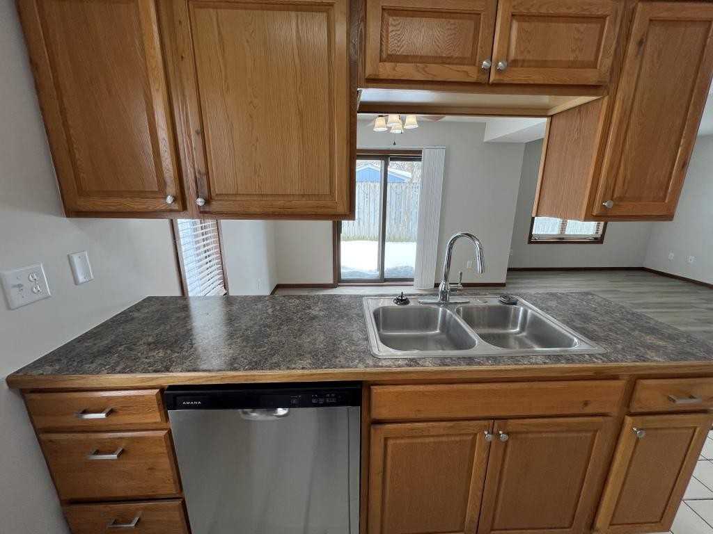 2210 18th Ave Se - Photo 6 of 22