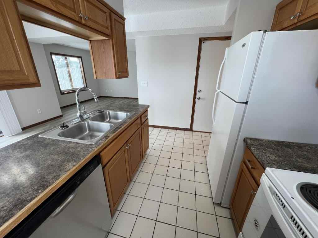 2210 18th Ave Se - Photo 7 of 22