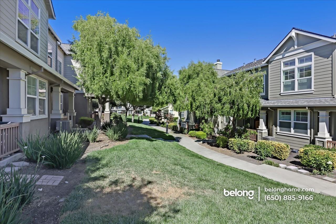 292 Wildrose Cmn #2 - Photo 6 of 33