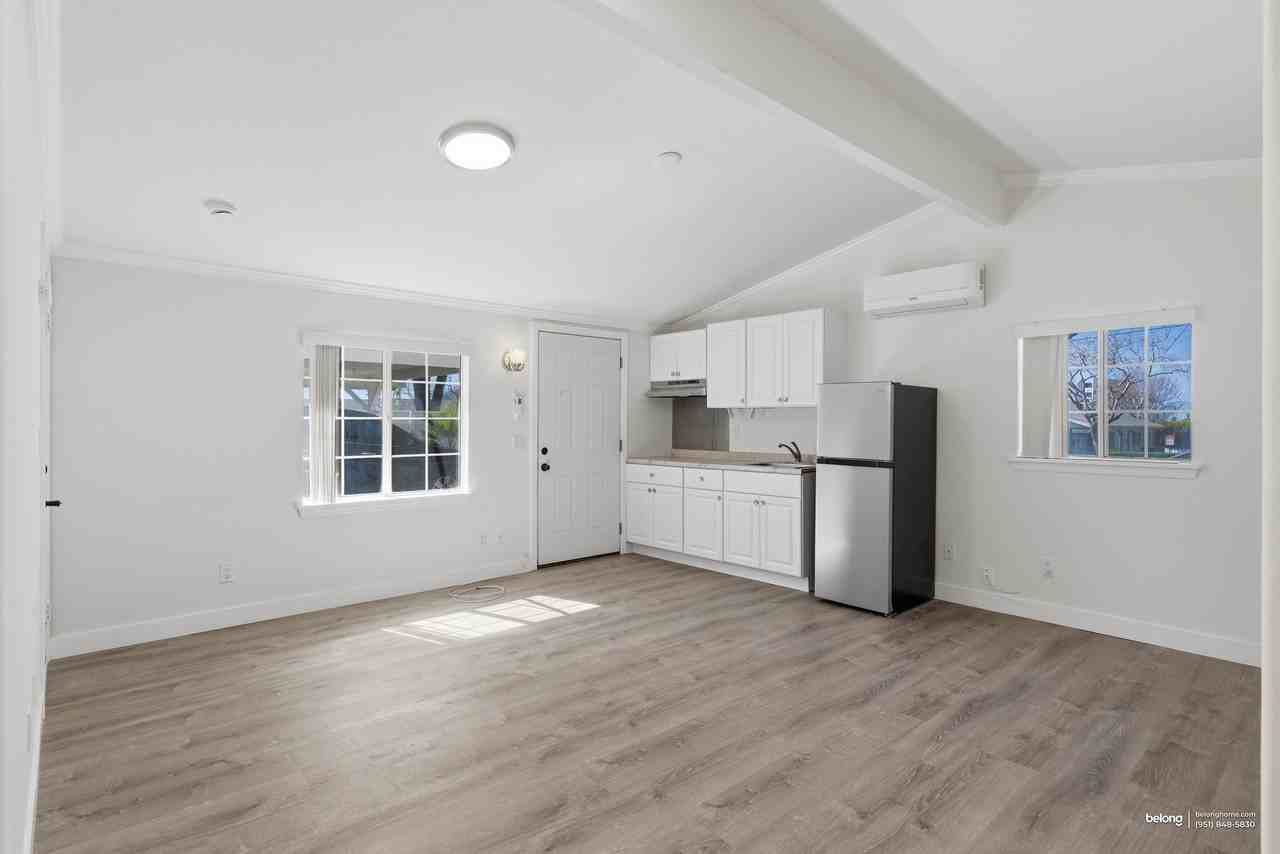 8894 Indiana Ave - Photo 4 of 17