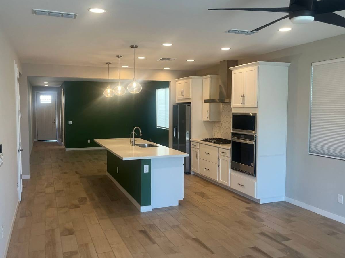 17295 W Valentine St - Photo 2 of 9