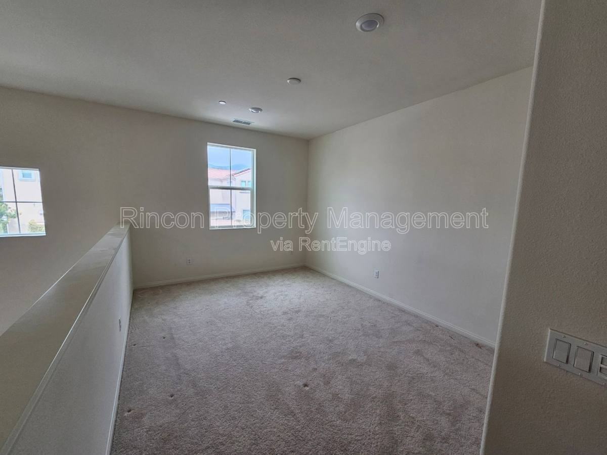431 Limoneira Ln - Photo 3 of 10