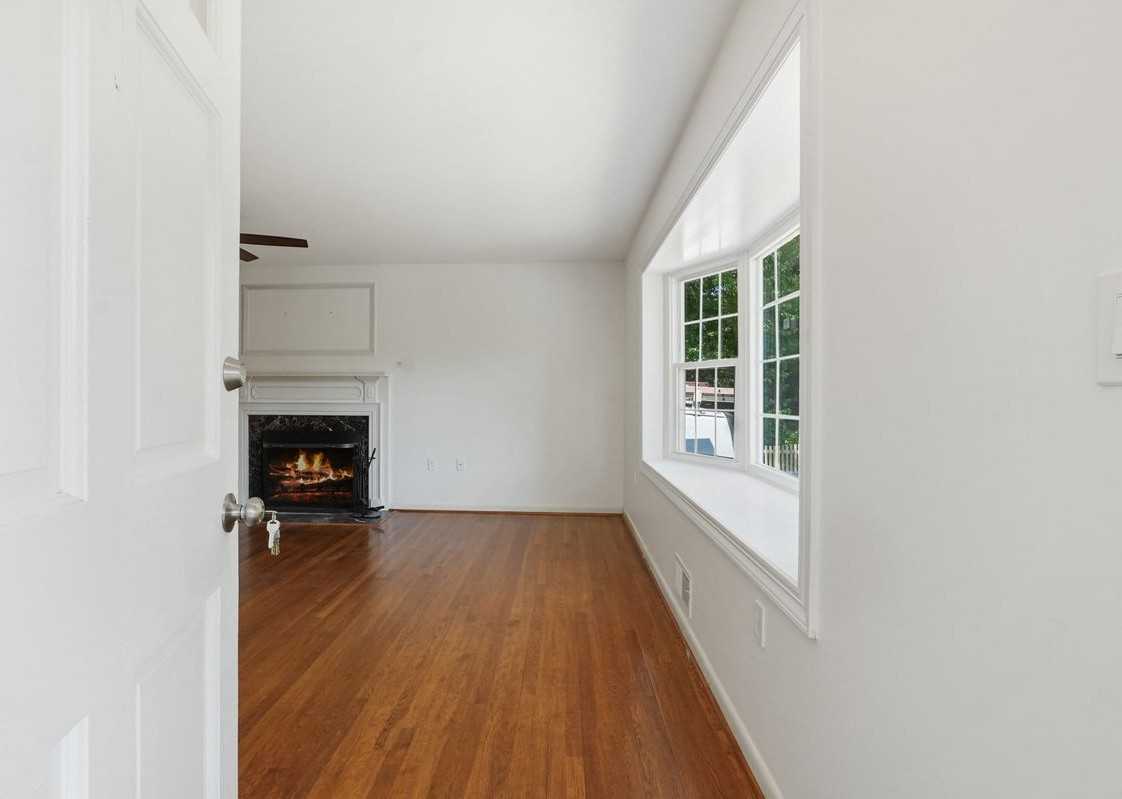 9404 Limestone Pl - Photo 3 of 32