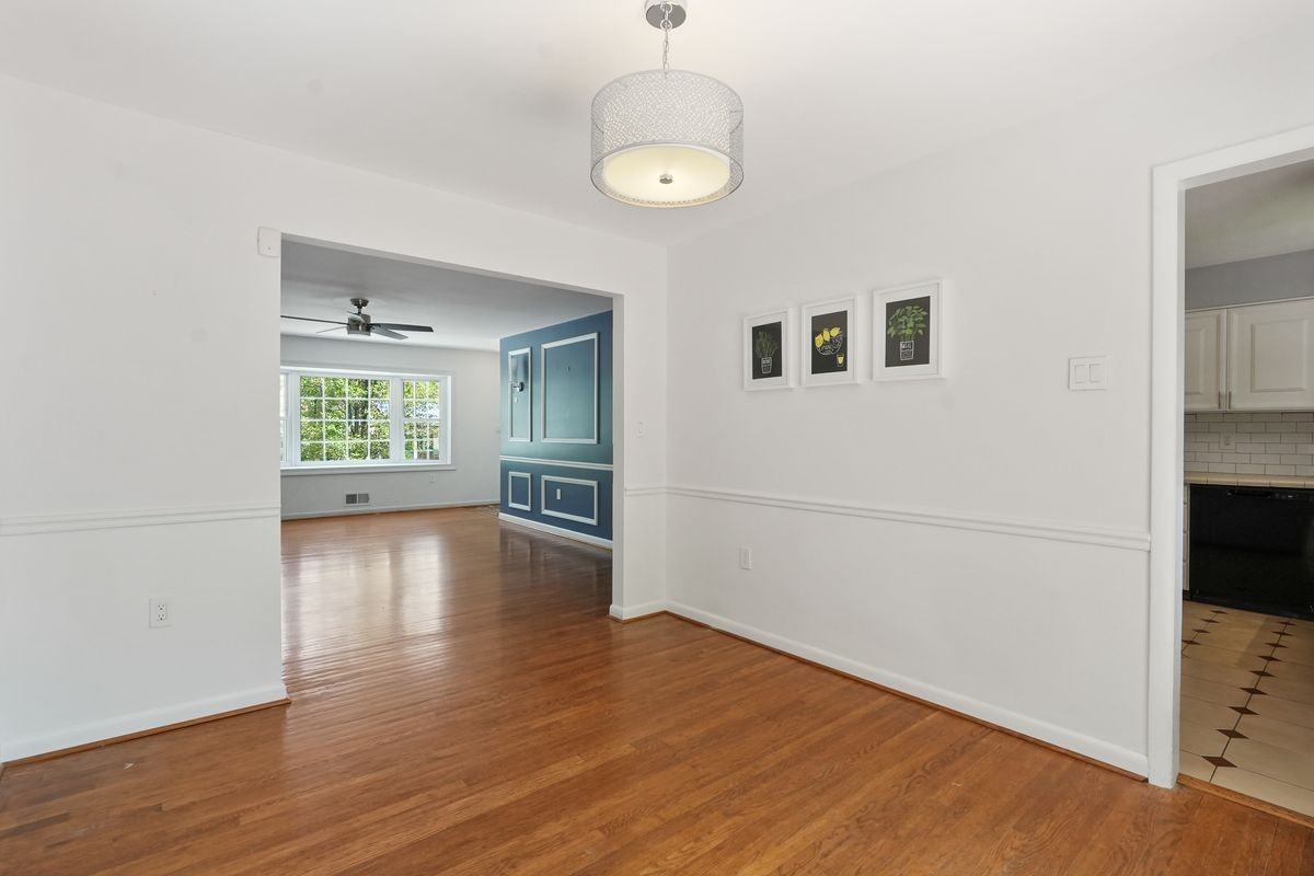 9404 Limestone Pl - Photo 4 of 32