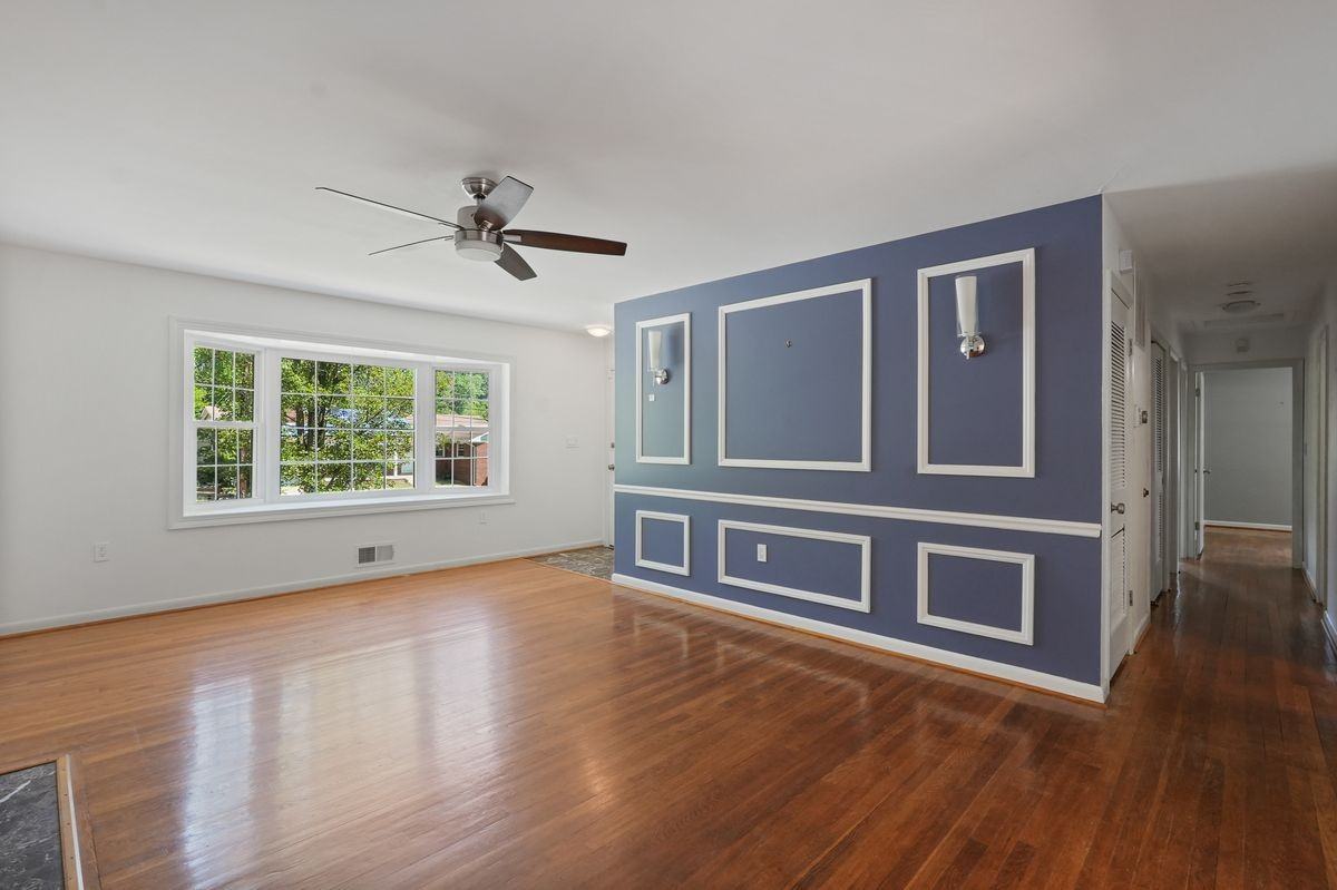 9404 Limestone Pl - Photo 6 of 32