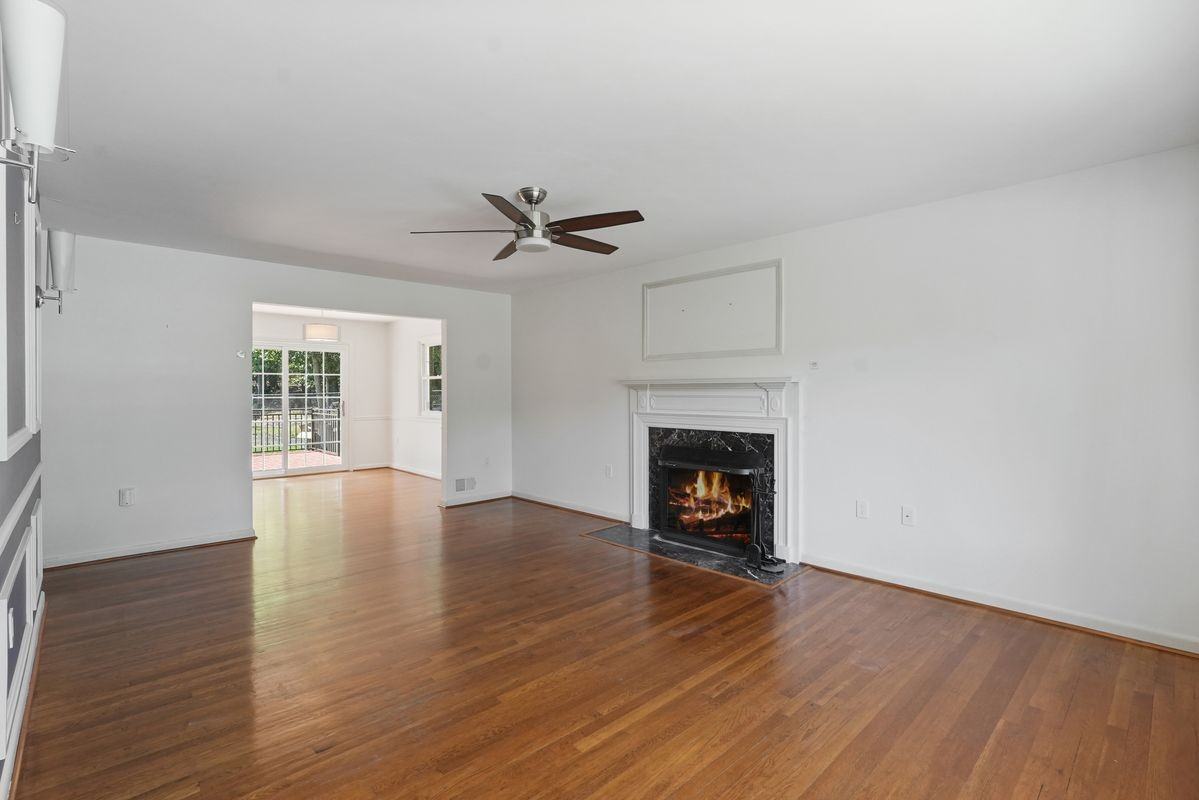 9404 Limestone Pl - Photo 7 of 32