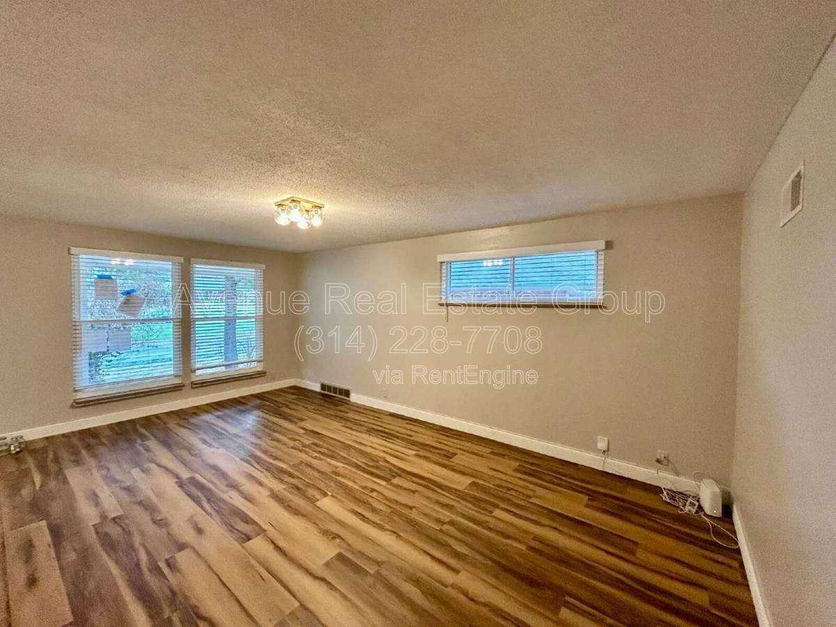 1411 Midland Blvd - Photo 2 of 10