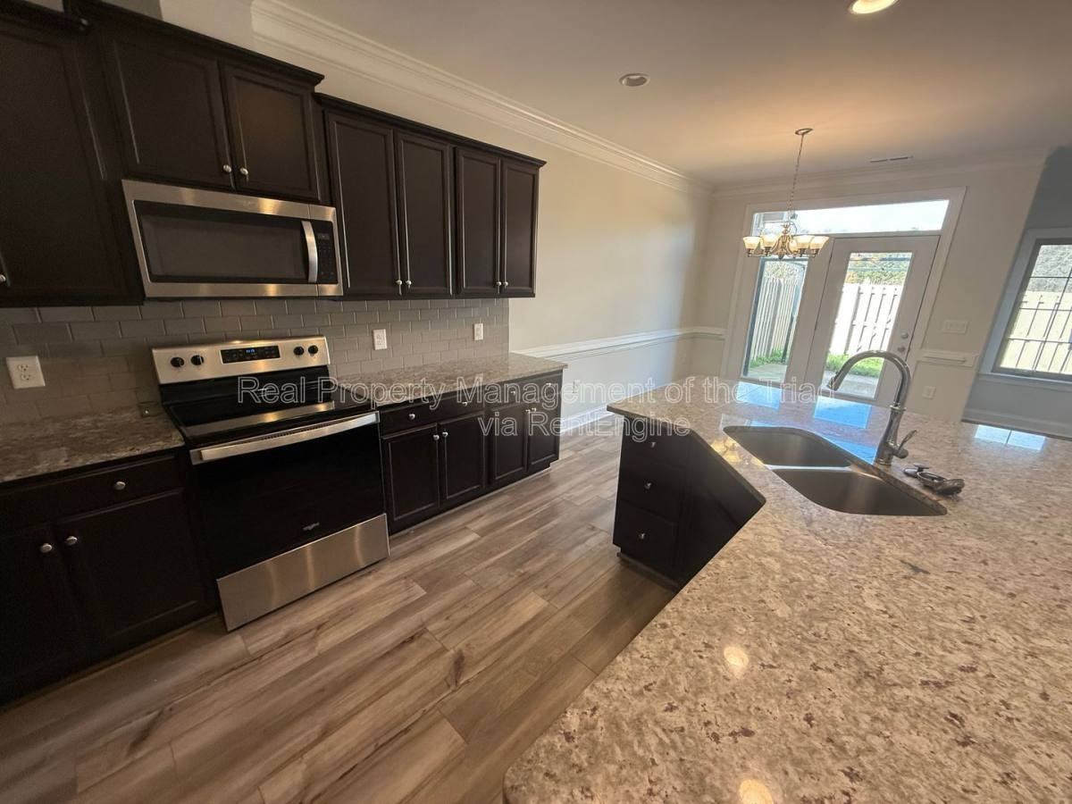 3833 Thistleberry Rd - Photo 2 of 9