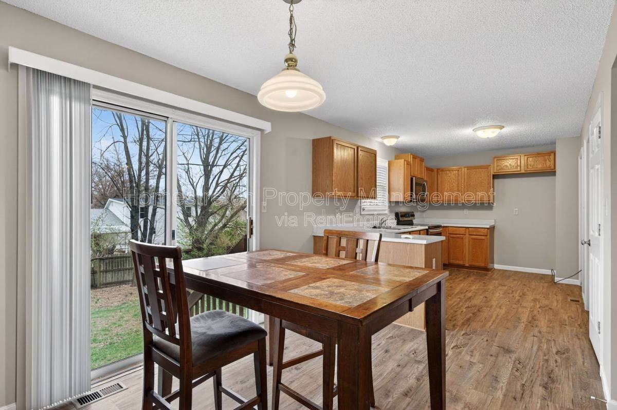 54 Deer Grove Dr - Photo 3 of 10