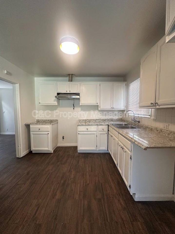 14012 Sylvanwood Ave - Photo 2 of 10