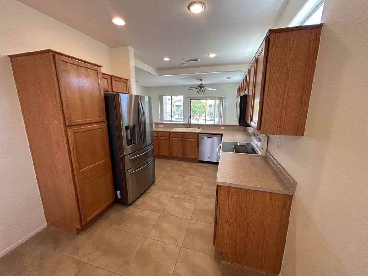 18651 N Salerno Ct - Photo 3 of 10
