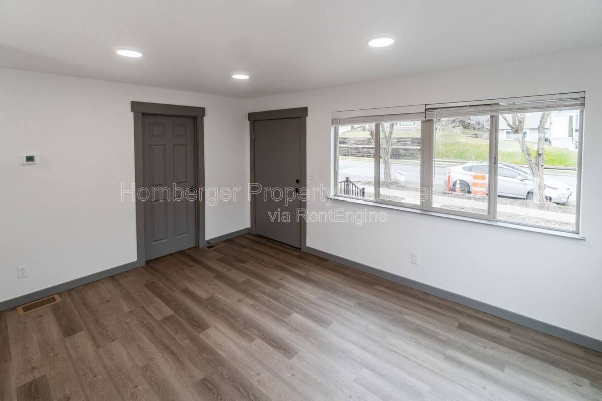 3519 E 17th Ave - Photo 3 of 10