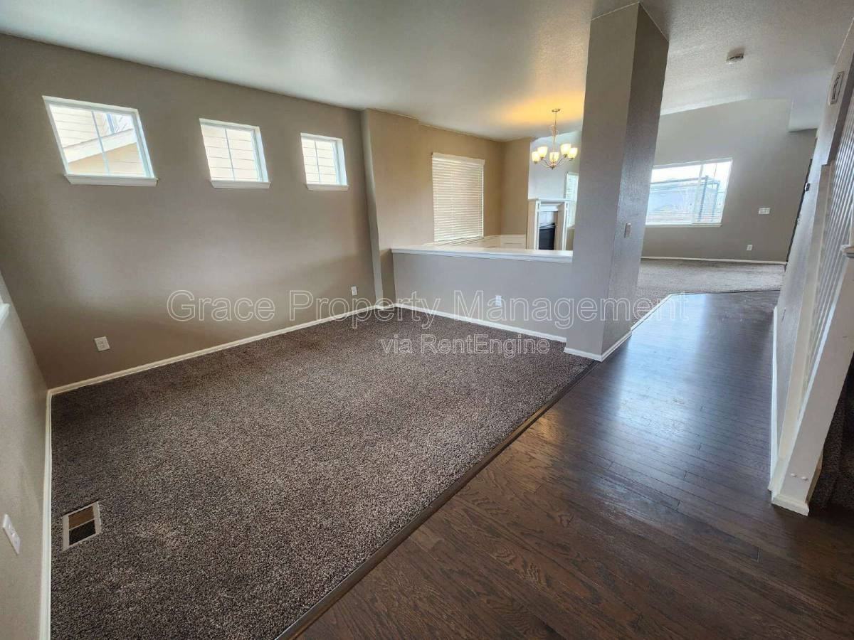 17022 Lipan St - Photo 2 of 10