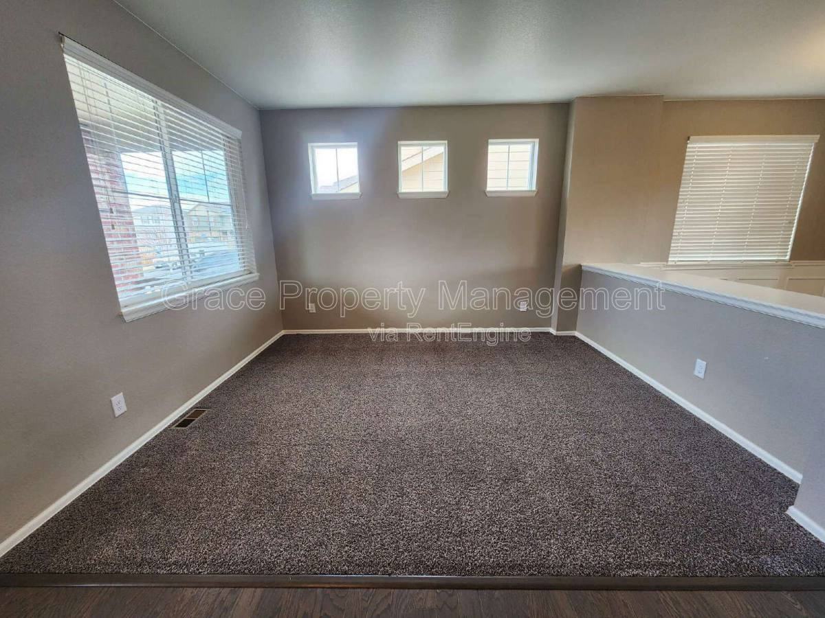 17022 Lipan St - Photo 3 of 10