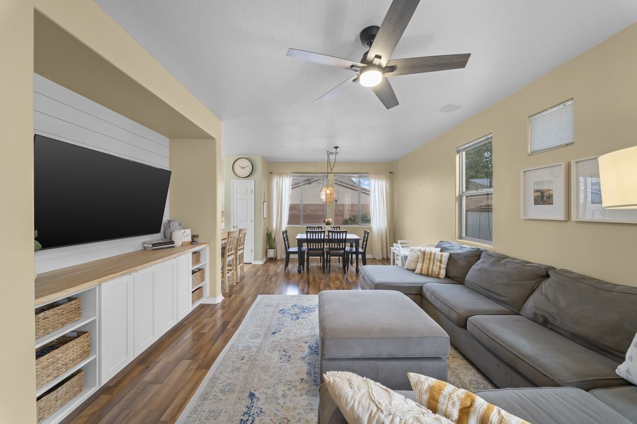 3315 E Silver Sky Dr - Photo 2 of 24