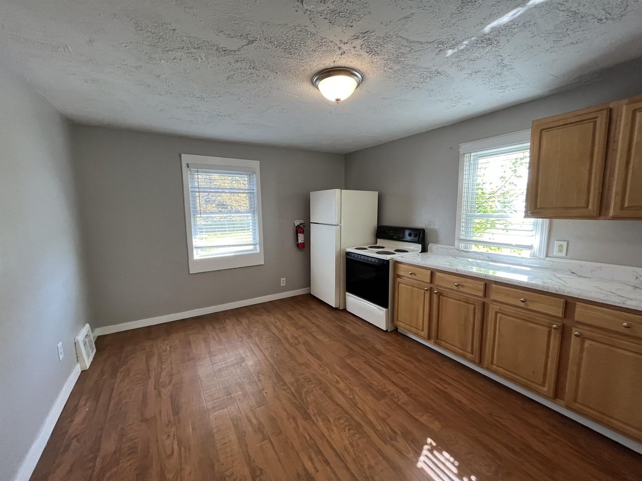 80 Charlotte St #1 - Photo 4 of 16