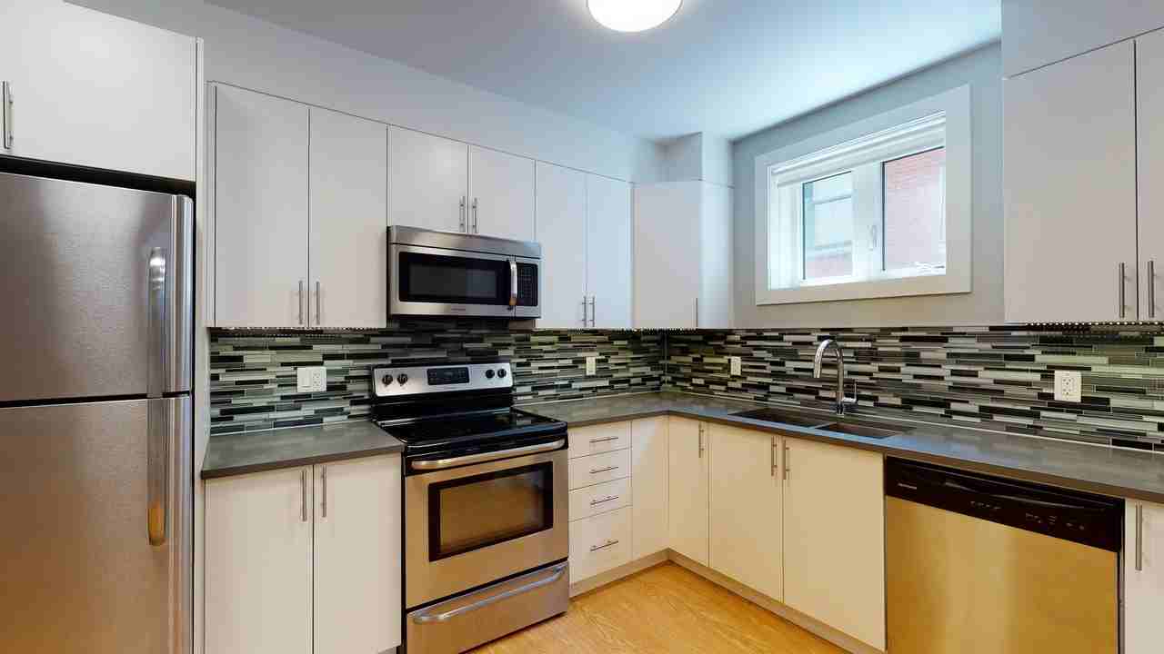 544 Gilmour Street - Photo 3 of 14