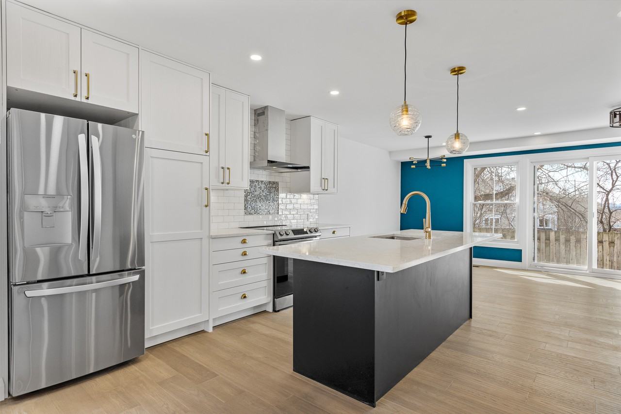 660 Hochelaga Street - Photo 3 of 22