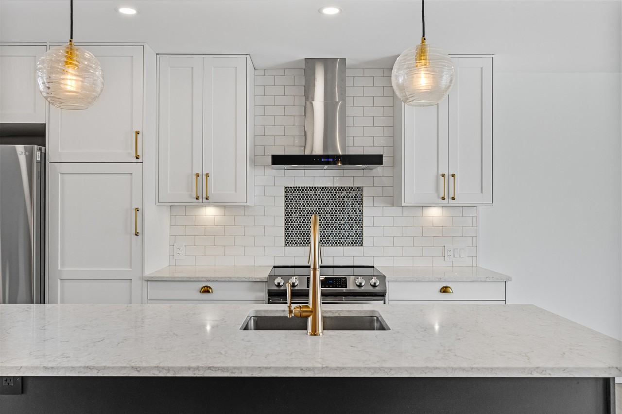 660 Hochelaga Street - Photo 5 of 22