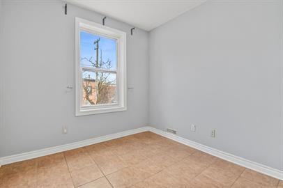 865 Somerset - Photo 3 of 15