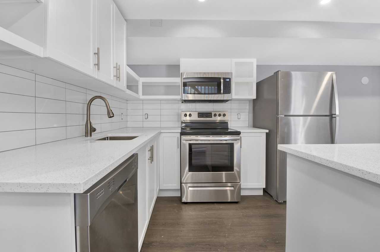 868 Maplewood Avenue - Photo 3 of 15