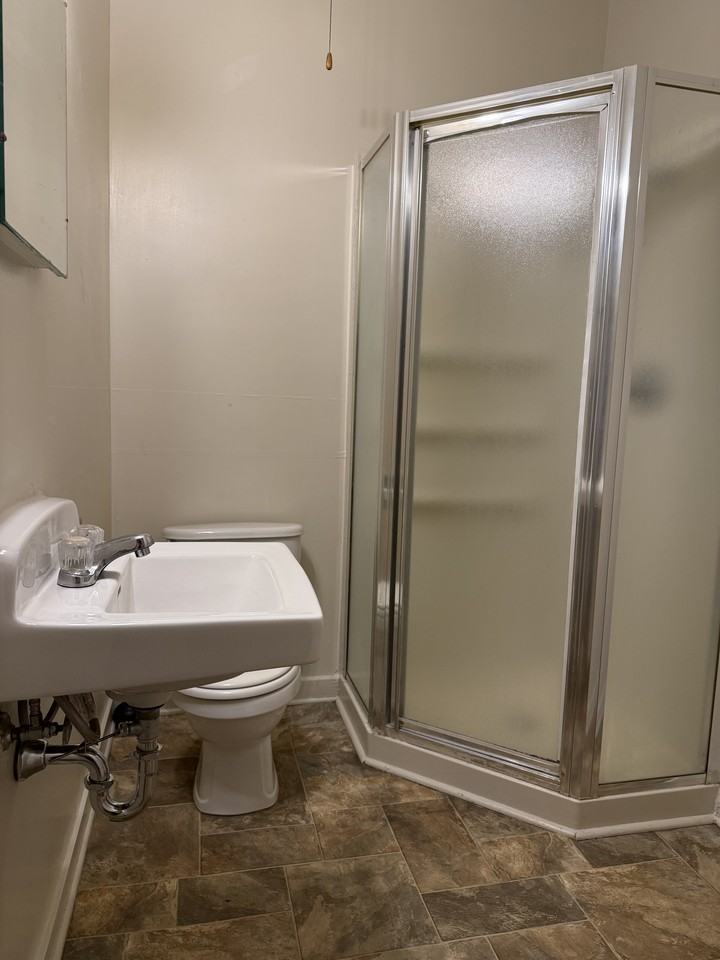 502 E Coolbaugh St #3 - Photo 4 of 7