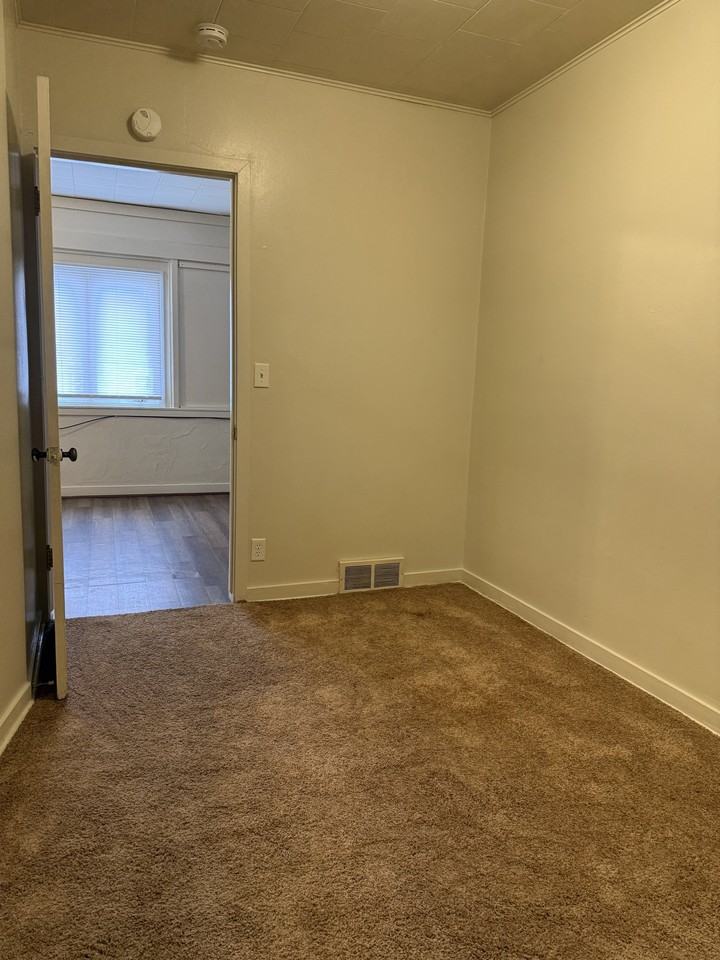 502 E Coolbaugh St #3 - Photo 5 of 7