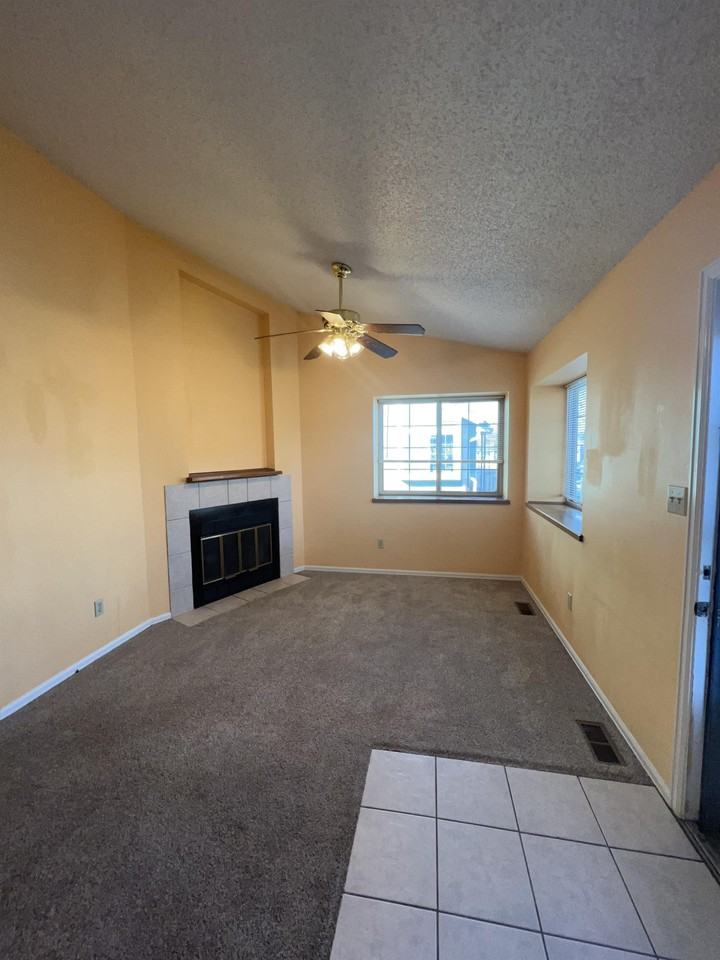 886 London Green Way #1 - Photo 3 of 13