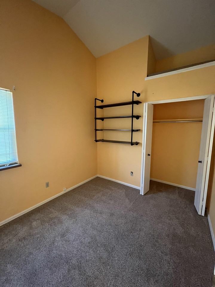 886 London Green Way #1 - Photo 2 of 13