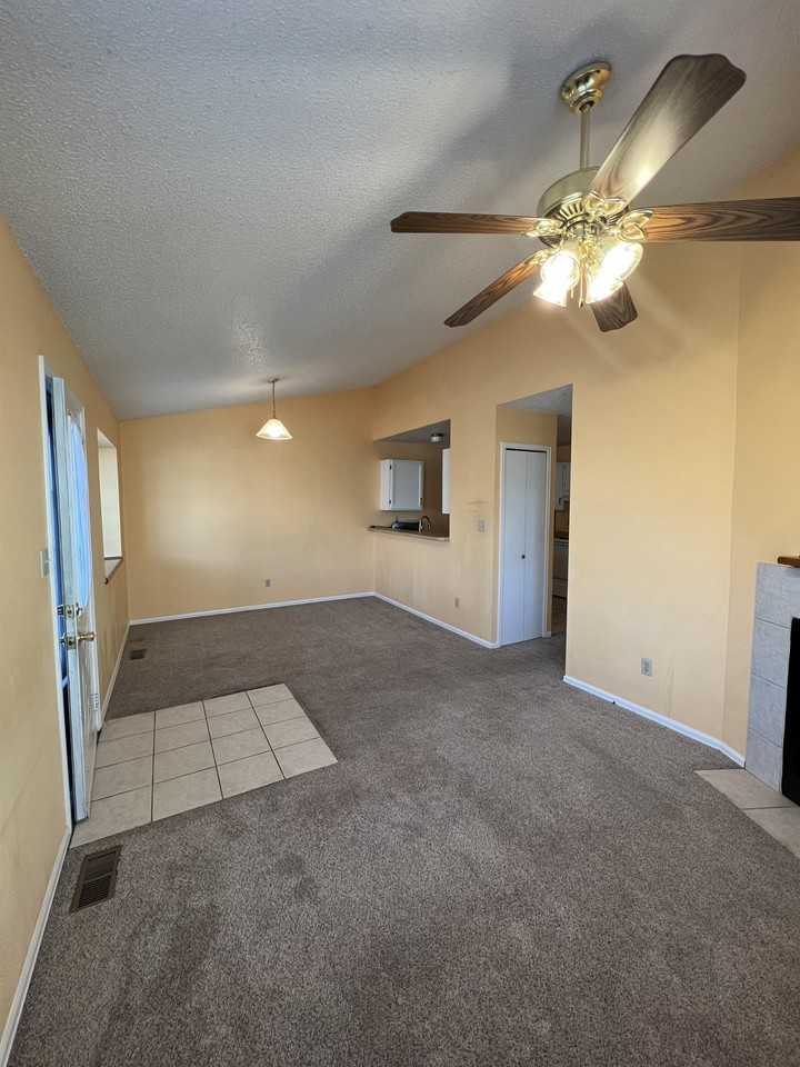 886 London Green Way #1 - Photo 7 of 13