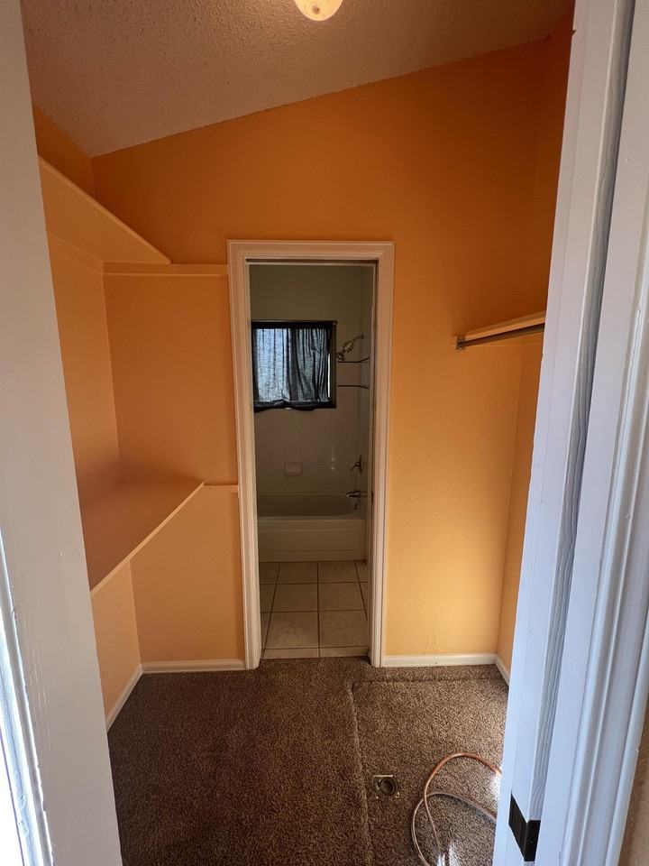 886 London Green Way #1 - Photo 5 of 13