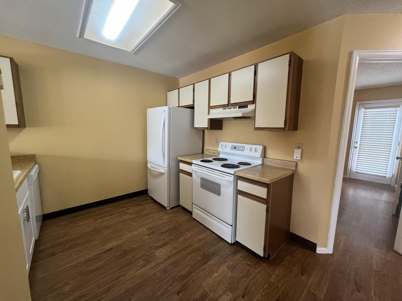 870 London Green Way #1 - Photo 3 of 22