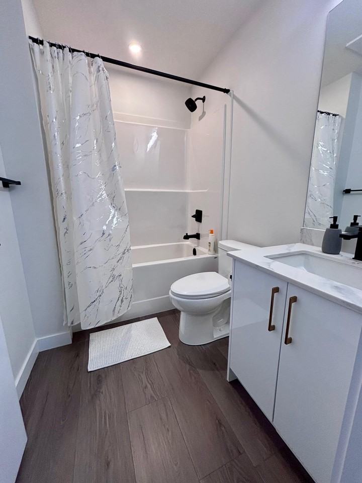 12468 47 St Nw - Photo 7 of 11