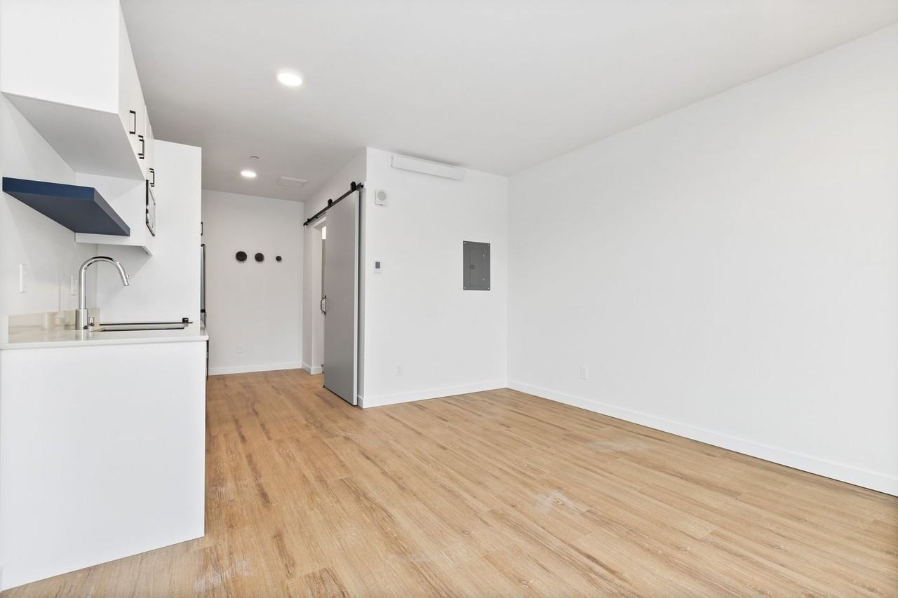 Canopy - Photo 4 of 9