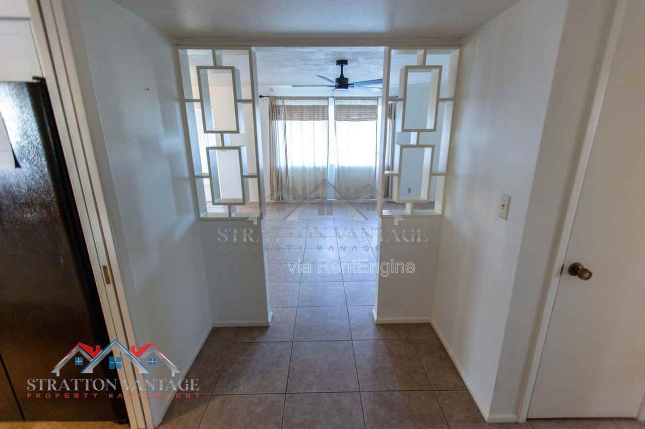 5706 E Des Moines St - Photo 6 of 37