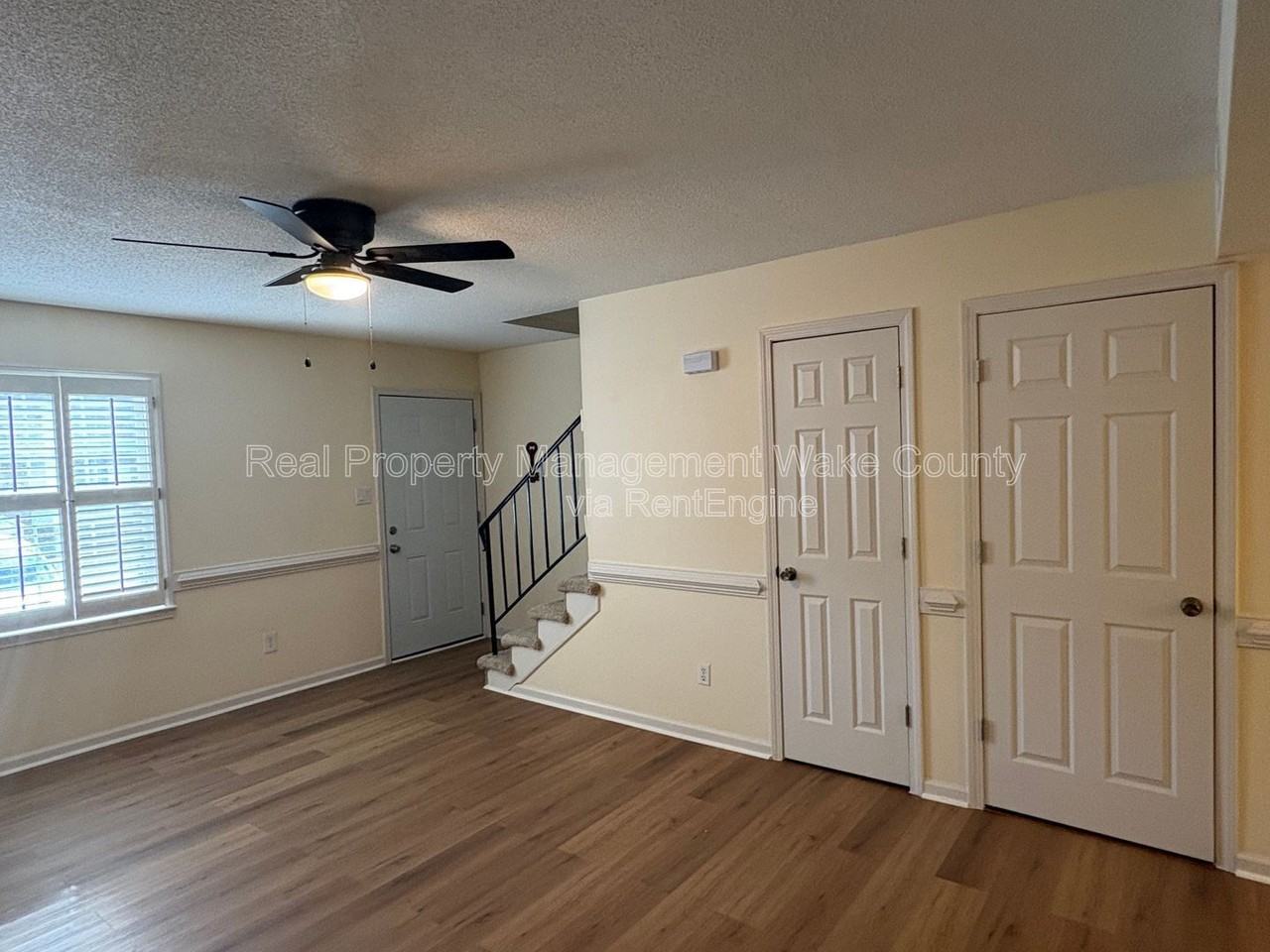 1148 Nottingham Cir - Photo 3 of 25