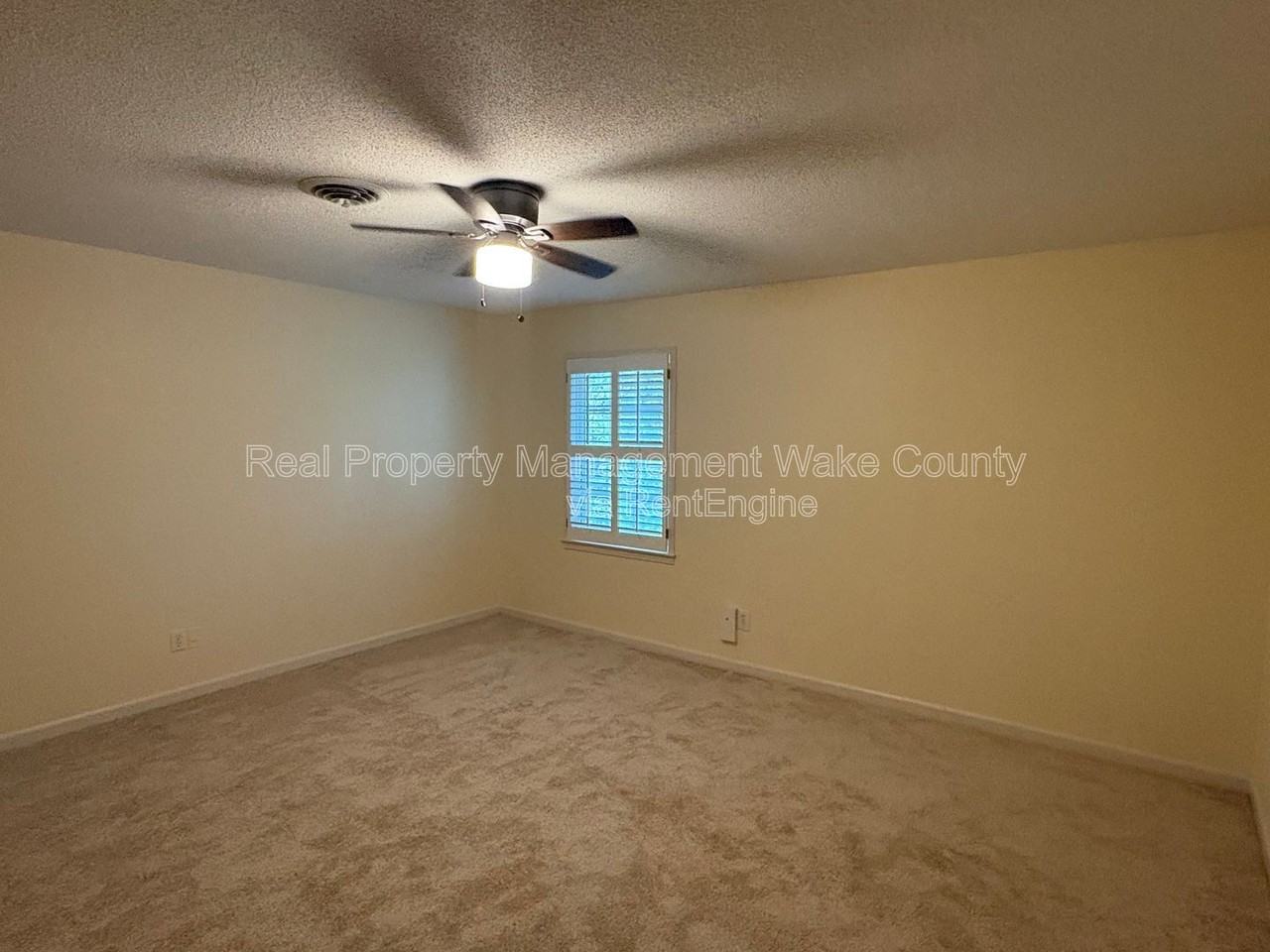 1148 Nottingham Cir - Photo 5 of 25