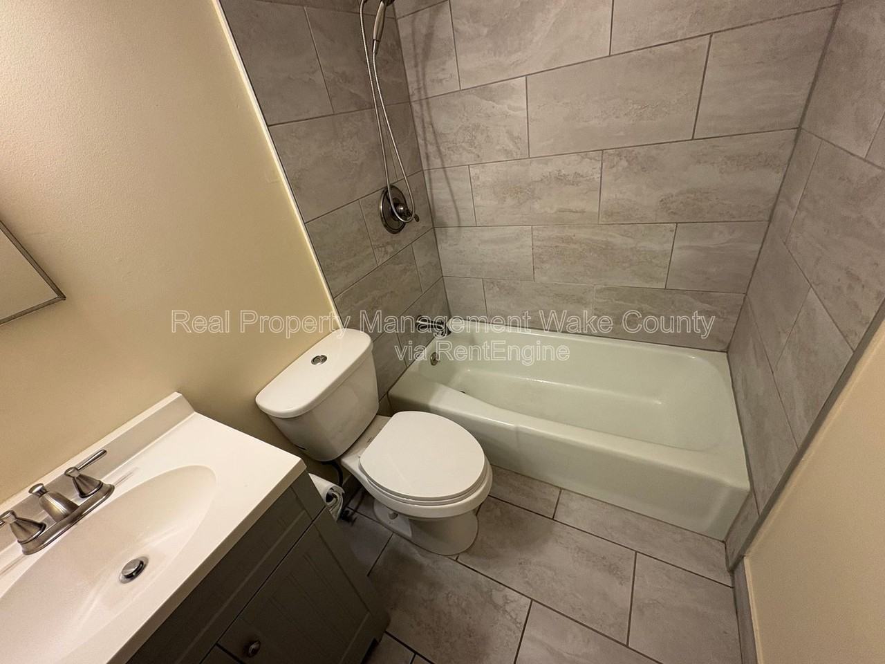 1148 Nottingham Cir - Photo 7 of 25