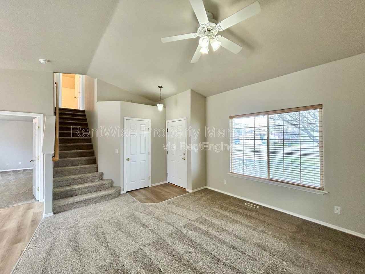 668 N Quarter Moon Ave - Photo 3 of 21