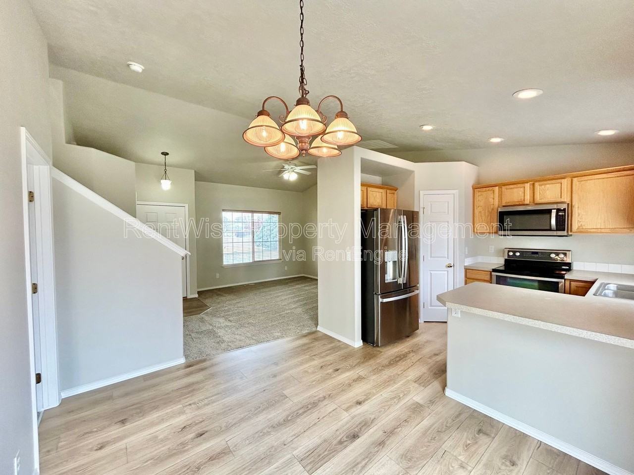 668 N Quarter Moon Ave - Photo 6 of 21