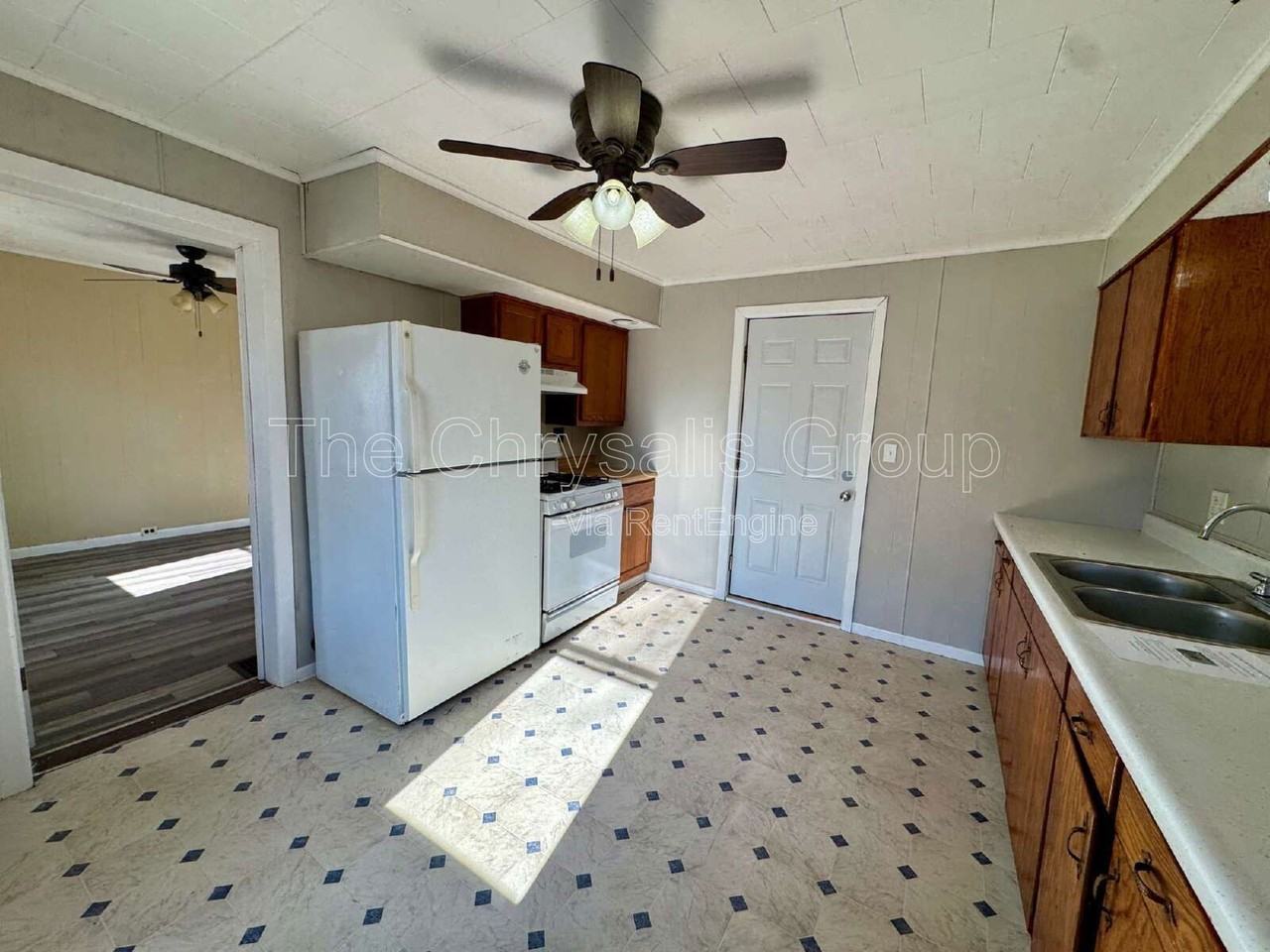 1280 Phelps St - Photo 2 of 10