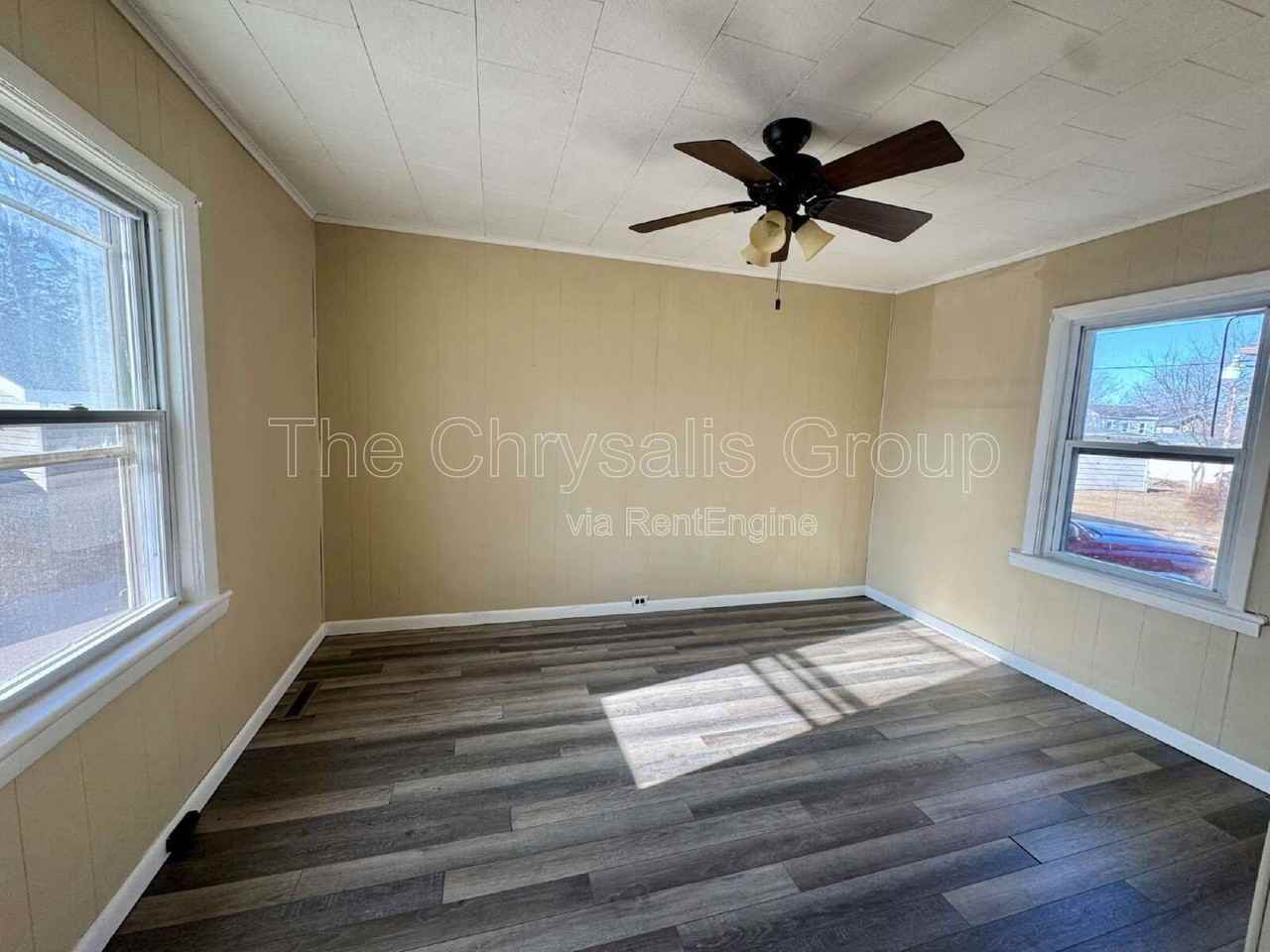 1280 Phelps St - Photo 3 of 10