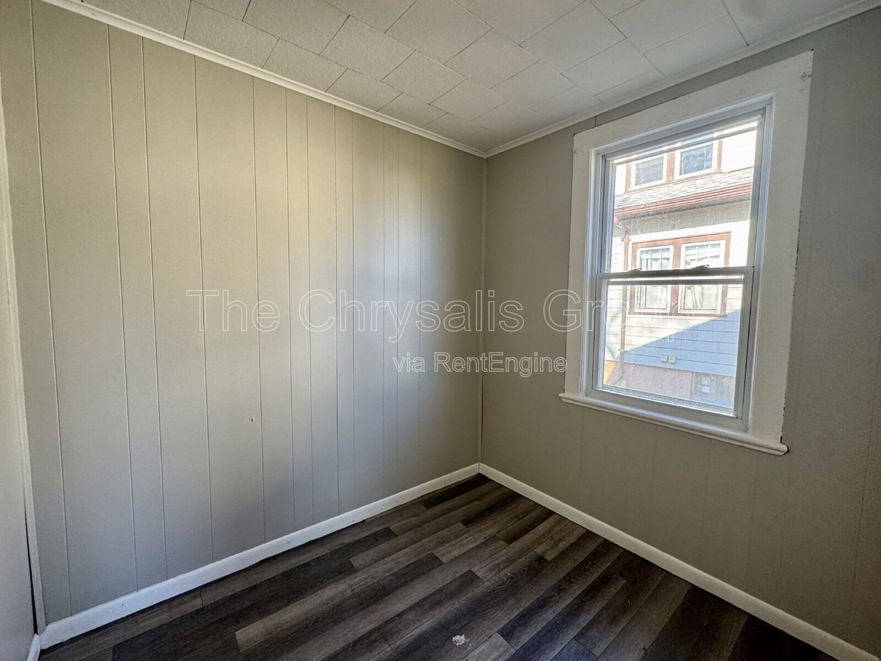 1280 Phelps St - Photo 7 of 10