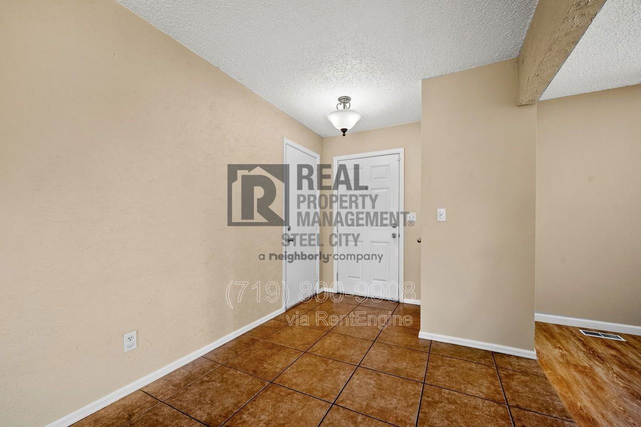 12 Chicory Ct - Photo 5 of 36