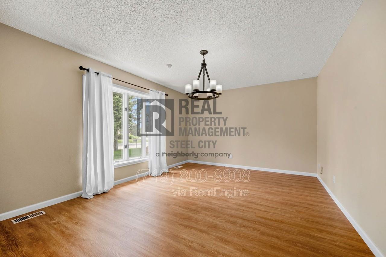 12 Chicory Ct - Photo 6 of 36