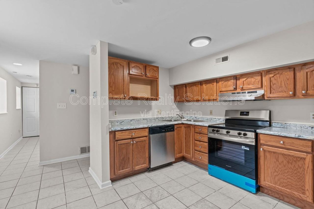 2221 Rutger St #2221C - Photo 2 of 22