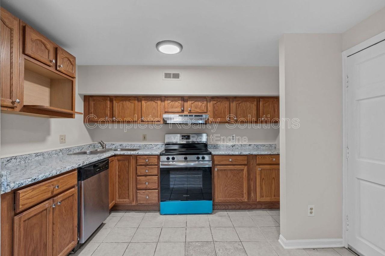 2221 Rutger St #2221C - Photo 5 of 22