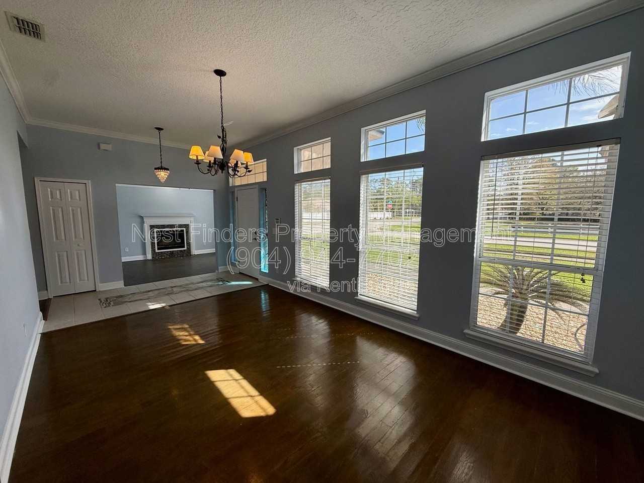 11304 Landing Estates Dr - Photo 5 of 40