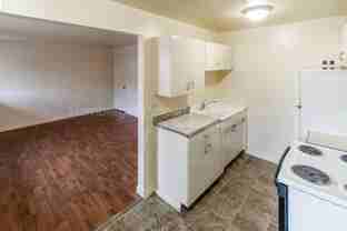 728 W Maxwell Ave - Photo 1 of 1